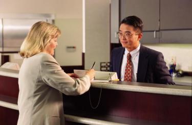 Tiếng Anh cho người đi làm- Ngân hàng: MẪU CÂU TIẾNG ANH CHO GIAO DỊCH VIÊN
