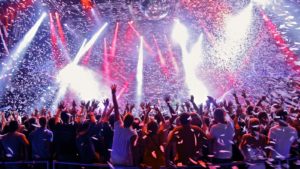 Từ vựng tiếng Anh theo chủ đề: Party
